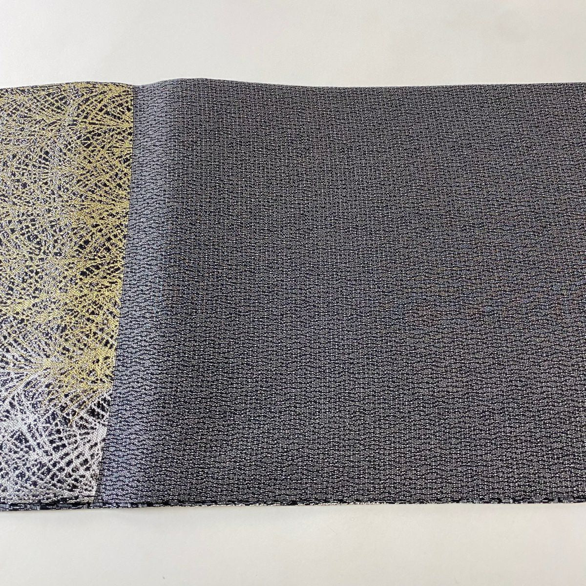 【美品】 袋帶 名品級 附有落款 葉紋 金銀絲 黑色 六通 純蠶絲
