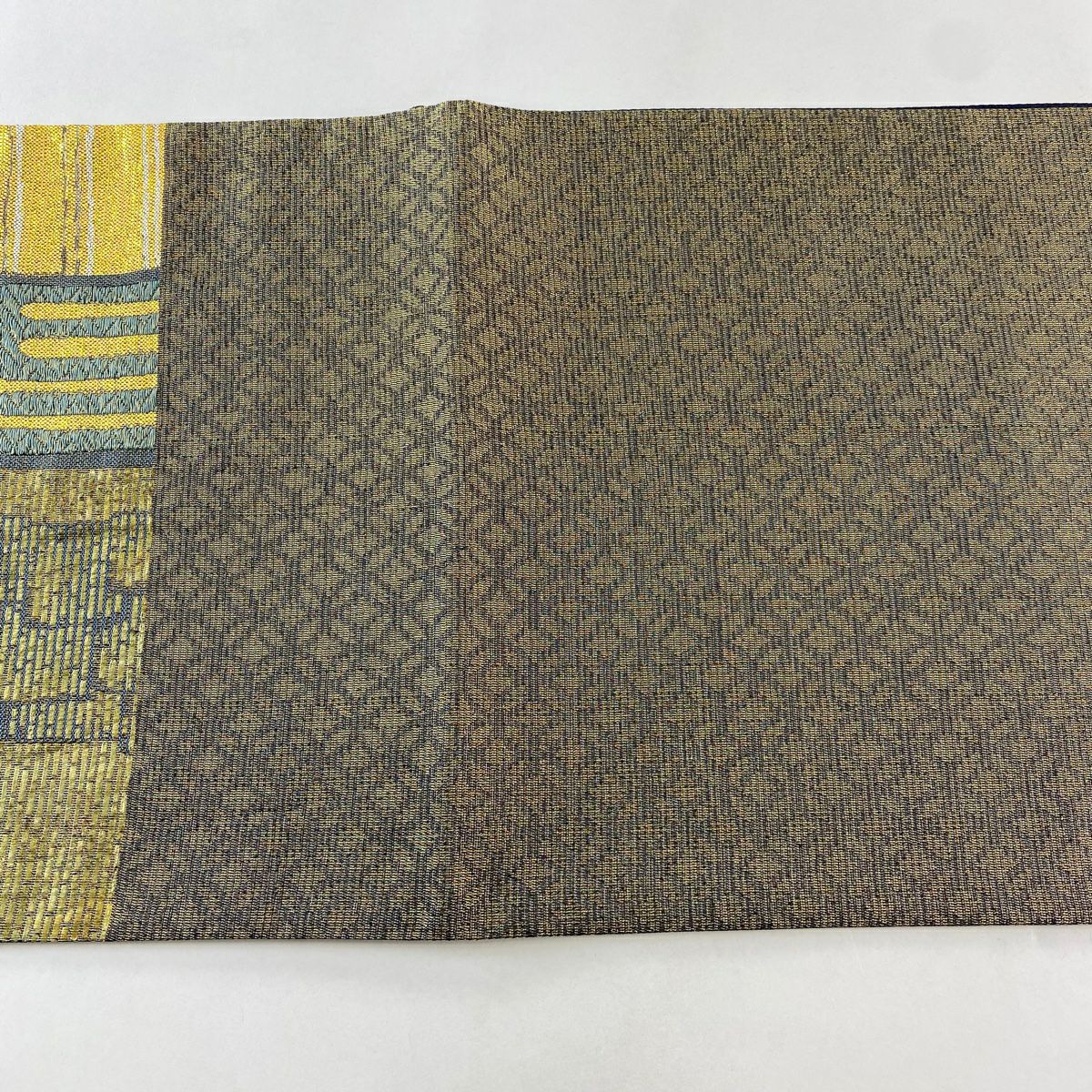 【美品】 袋帶 名品級 羅紗庵 幾何學 金金箔 金色 六通 純蠶絲