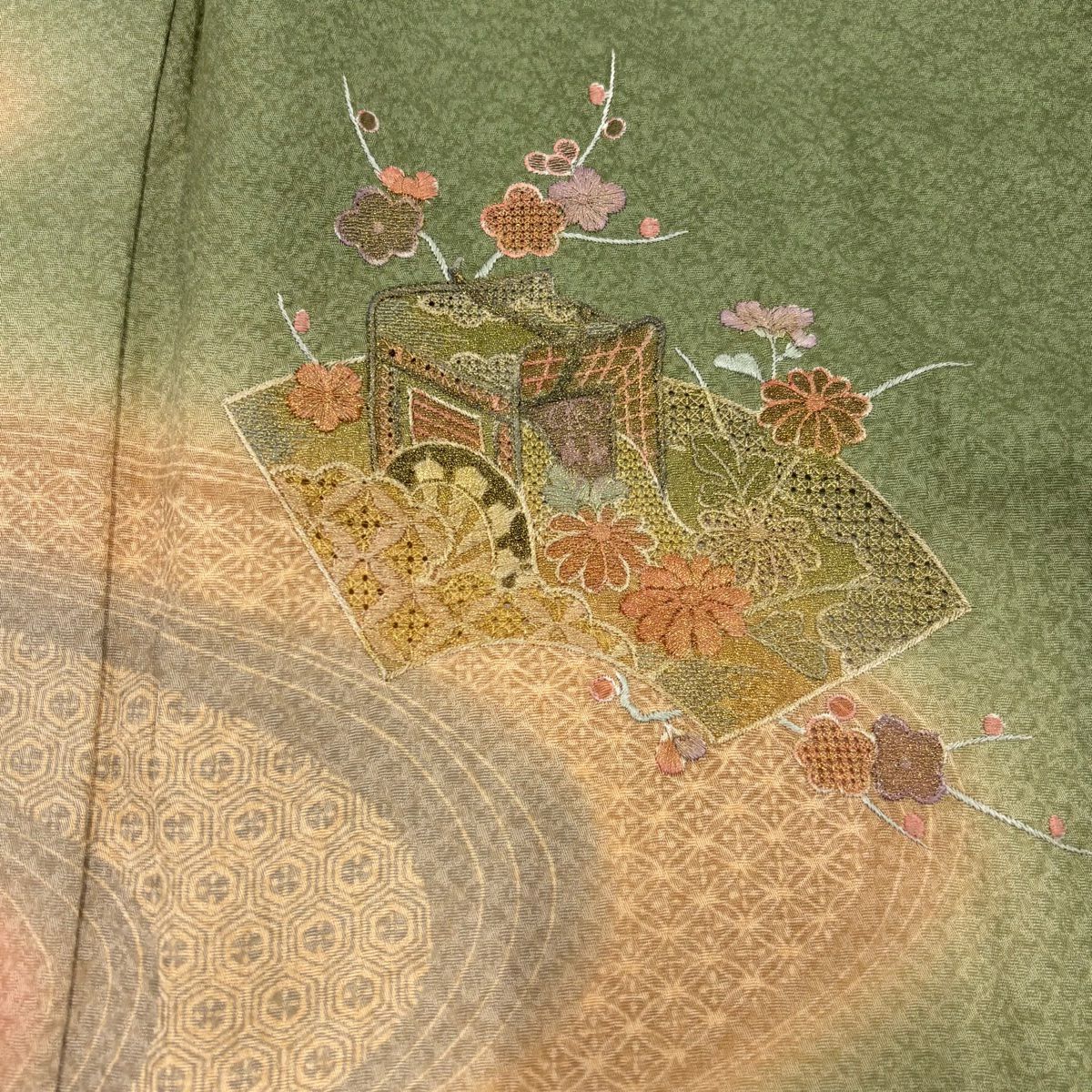 【美品】訪問服 身長163cm 袖長65.5cm M 雙層 流水 御所車 金銀彩 刺繡 艾草色 純蠶絲 秀品級