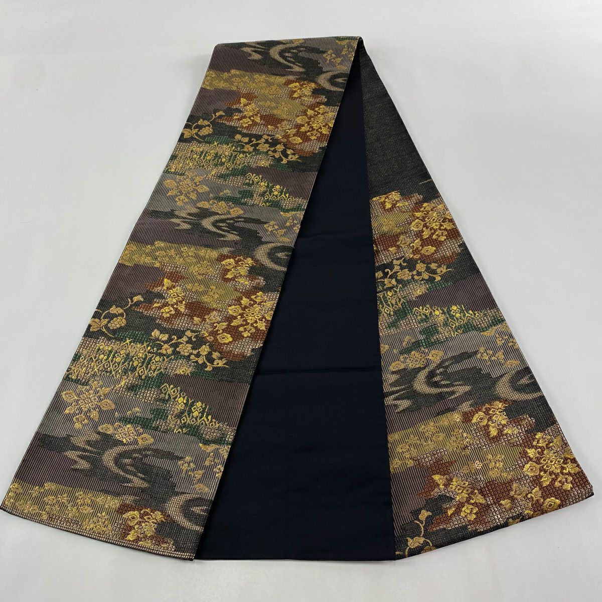 【美品】 袋帶 秀品級 草花紋紋 霞 金絲 金金箔 黑 六通 純蠶絲