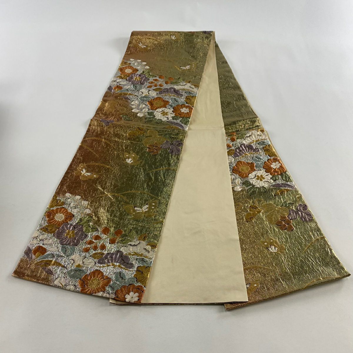 【美品】 袋帶 秀品級 草花紋紋 蝶 金絲 金金箔 金色 六通 純蠶絲