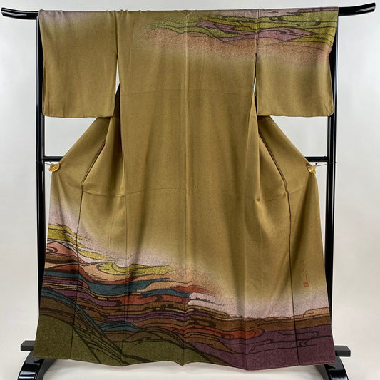 【美品】訪問服 身長163.5cm 袖長67cm M 雙層 落款あり 水邊的風景 雲紋 金銀彩 山吹茶 純蠶絲 秀品級 一つ紋