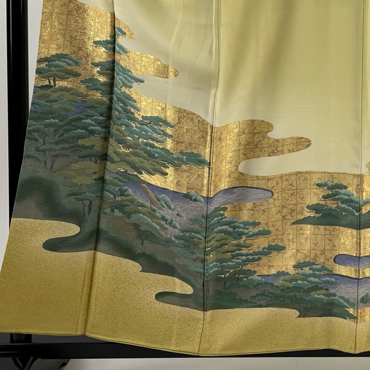 【美品】 留袖禮服禮服 身長159cm 袖長65.5cm M 雙層 落款あり 松樹 霞 金糸 薄黃 純蠶絲 秀品級 一つ紋