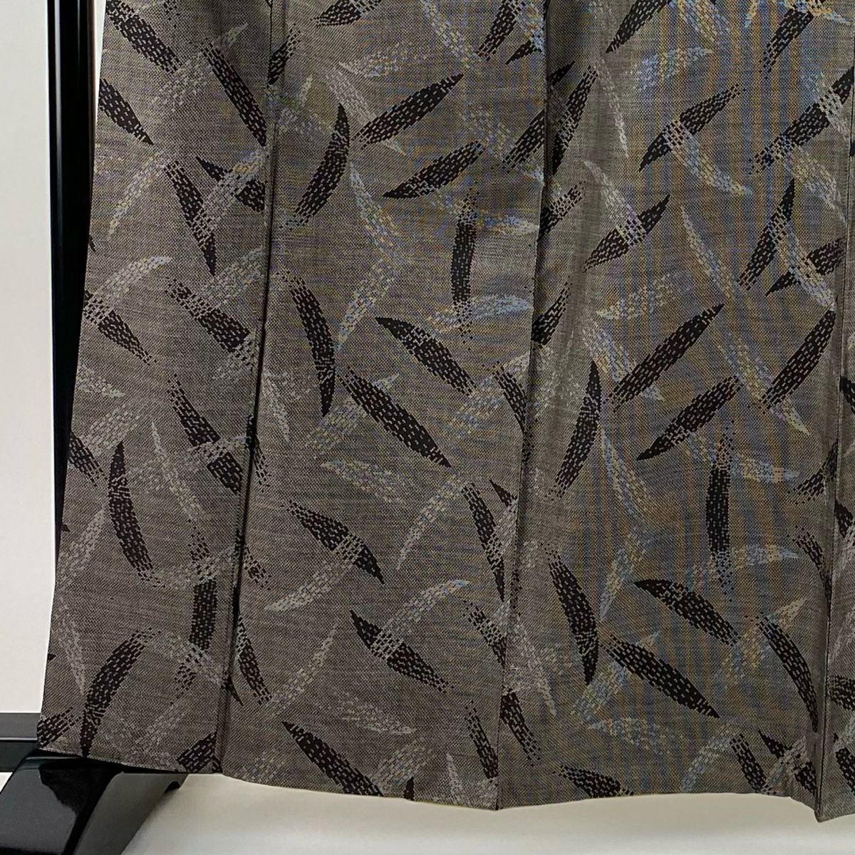 【美品】 紬織 身長162cm 袖長66cm M 雙層 葉 幾何圖案 焦茶 純蠶絲 秀品級