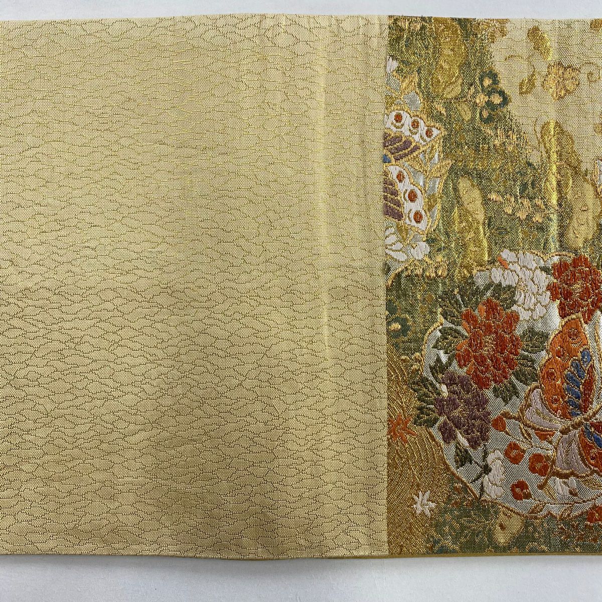 【美品】 袋帶 秀品級 蝶 草花紋 金絲 金金箔 金色 六通 純蠶絲