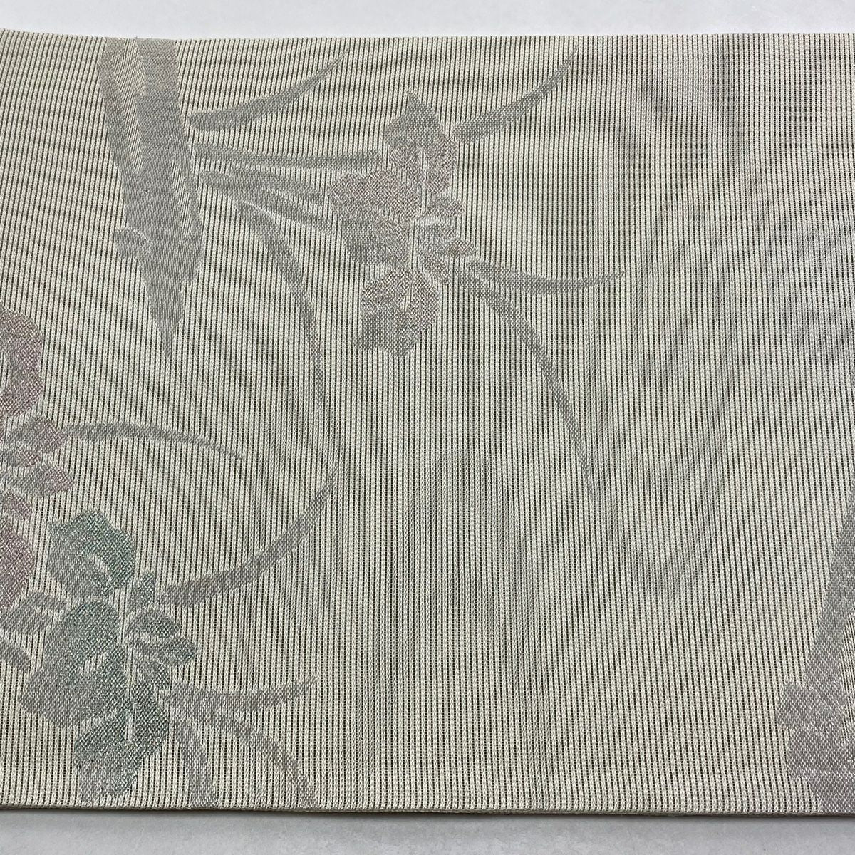 【美品】 袋帶 秀品級 草花紋紋 流水 金金箔 奶油色 六通 純蠶絲