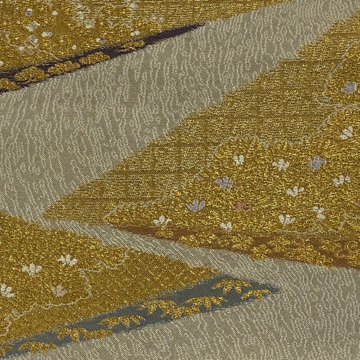 【美品】 袋帶 秀品級 松樹竹子梅花 金糸 薄茶 六通 純蠶絲