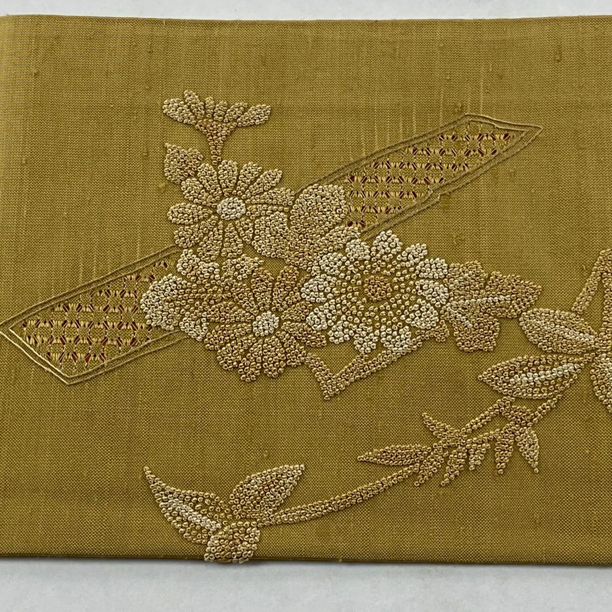 【美品】名古屋帶 秀品級 紬織織 草花紋紋 刺繡 黃土 純蠶絲