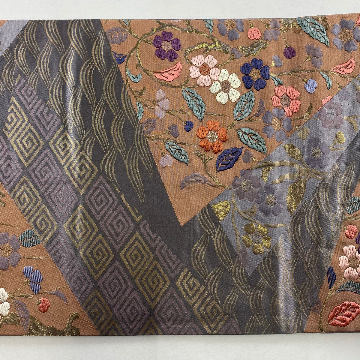 【美品】 袋帶 秀品級 關西仕立 草花紋紋 波 唐織 金金箔 灰紫 六通 純蠶絲