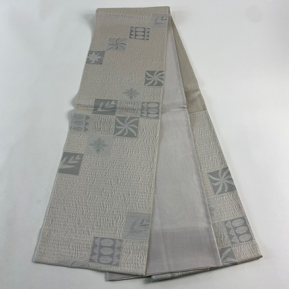 【美品】 袋帶 秀品級 夏帶 草花紋 幾何圖案 灰色 六通 純蠶絲