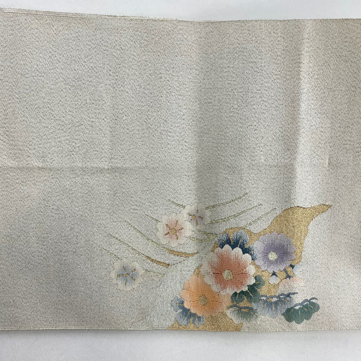 名古屋帶 秀品級 松樹葉仕立 八寸名古屋帶 御所車 松樹竹子梅花 金銀彩 銀通 灰白 純蠶絲