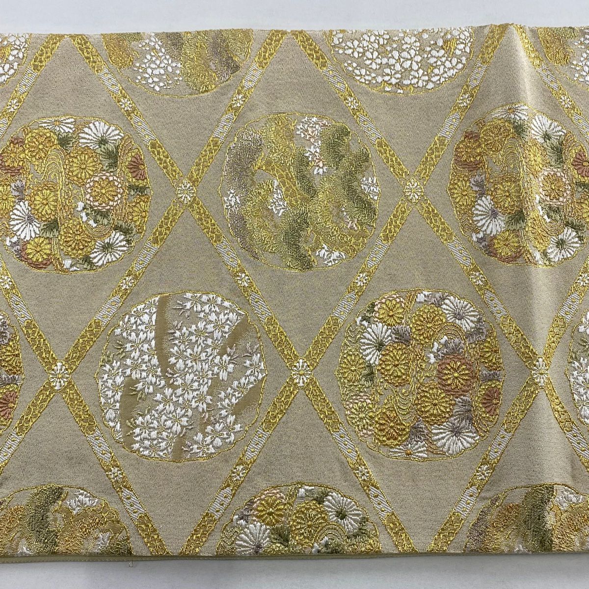【美品】 袋帶 名品級 菱雪輪小花紋 金絲 金金箔 米色 六通 純蠶絲