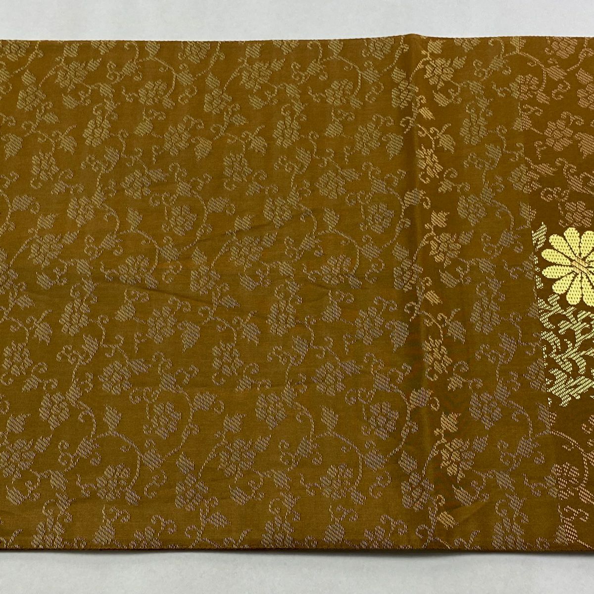 【美品】 袋帶 逸品級 じゅらく 落款あり 黃皇絲 草花紋刺繡 金絲 茶 六通 純蠶絲