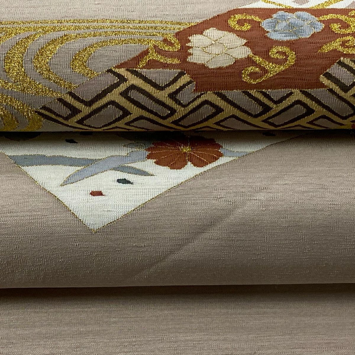【美品】 袋帶 逸品級 圓文 観世水 金絲 淺小豆 大鼓圖案 純蠶絲