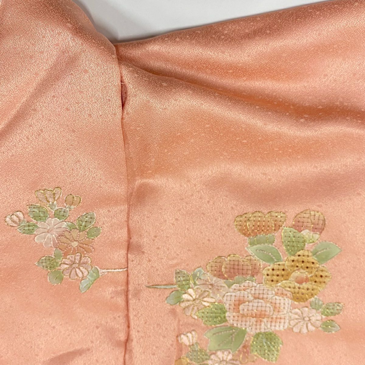 【美品】訪問服 身長168cm 袖長70cm 未仕立 單層 草花紋紋 破裂色紙 刺繡 金線 鮭粉色 純蠶絲 秀品級