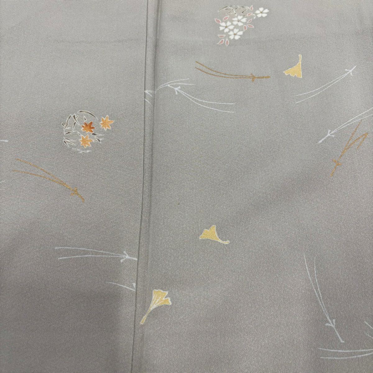 【美品】 小紋 身長157cm 袖長62cm S 雙層 松樹葉 草花紋 金彩裝飾 灰 純蠶絲 秀品級