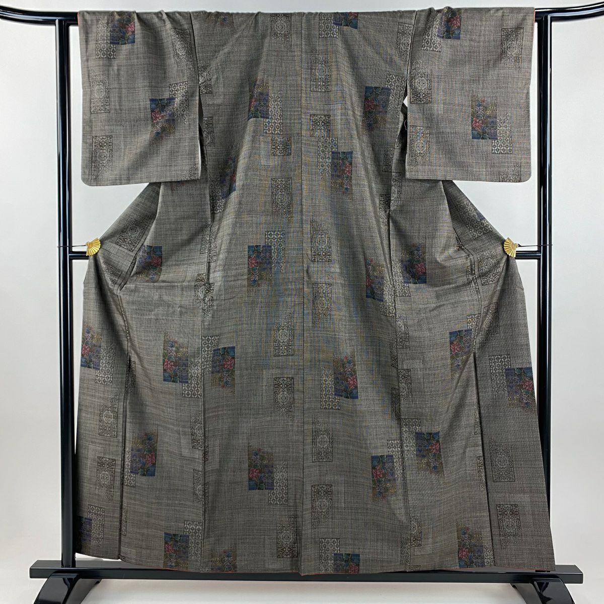【美品】 大島紬織 身長160cm 袖長64cm M 雙層 純泥染 證書附帶 草花紋 紙色 焦茶 正蠶絲 名品級
