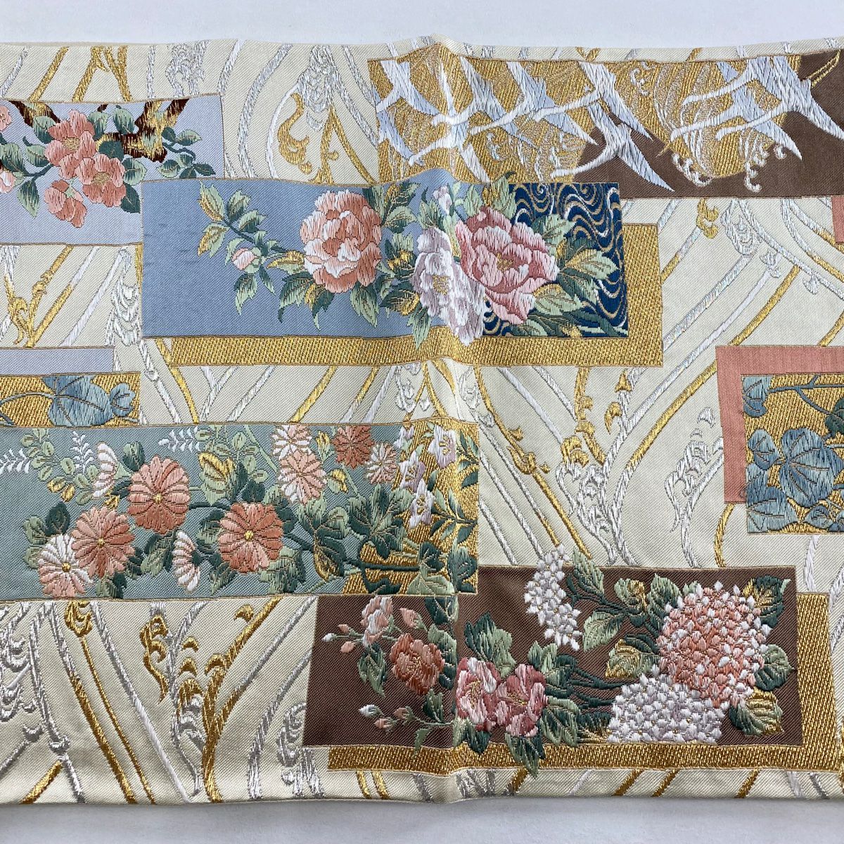 【美品】 袋帶 秀品級 花鳥四季短冊文 草花紋 金銀彩 唐織 奶油色 六通 純蠶絲