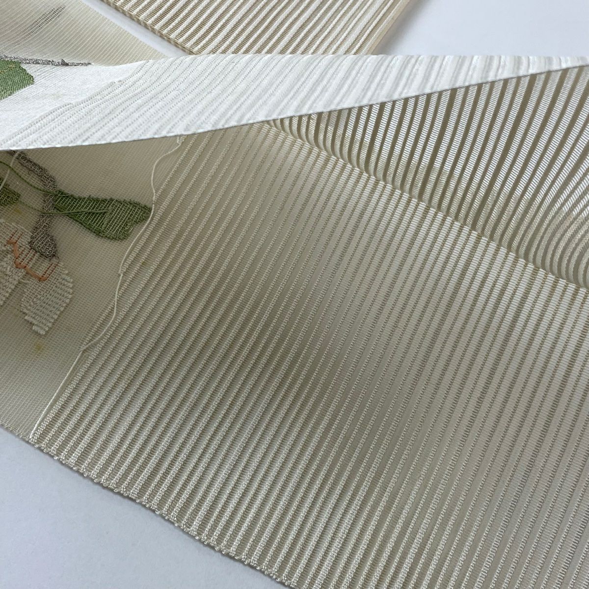 名古屋帶 秀品級 隧道仕立 夏帶 草花紋 金銀彩 米色 純蠶絲