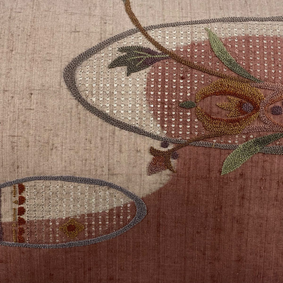 【美品】名古屋帶 秀品級 紬織織地 関西仕立 雜花 霞刺繡 小豆 純蠶絲