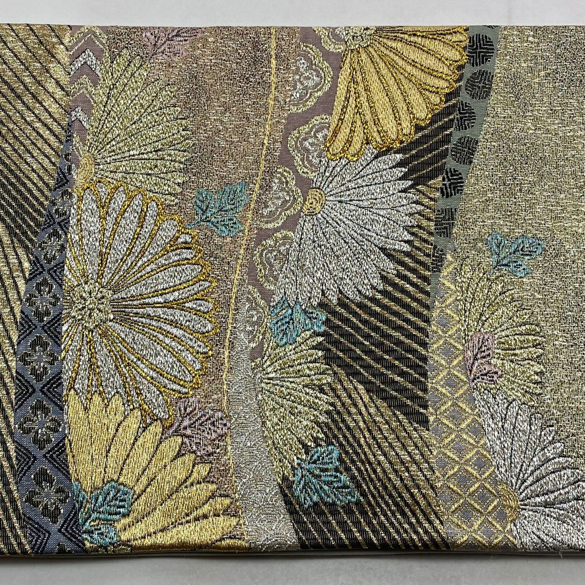 【美品】 袋帶 名品級 橫段菊花御苑 金金箔 金銀彩 金色 六通 純蠶絲