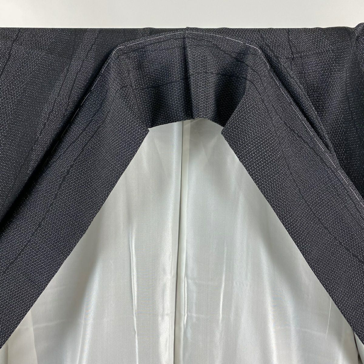 【美品】 紬織 身長163.5cm 袖長67cm M 雙層 龜甲絣 立涌 黑灰 純蠶絲 逸品級