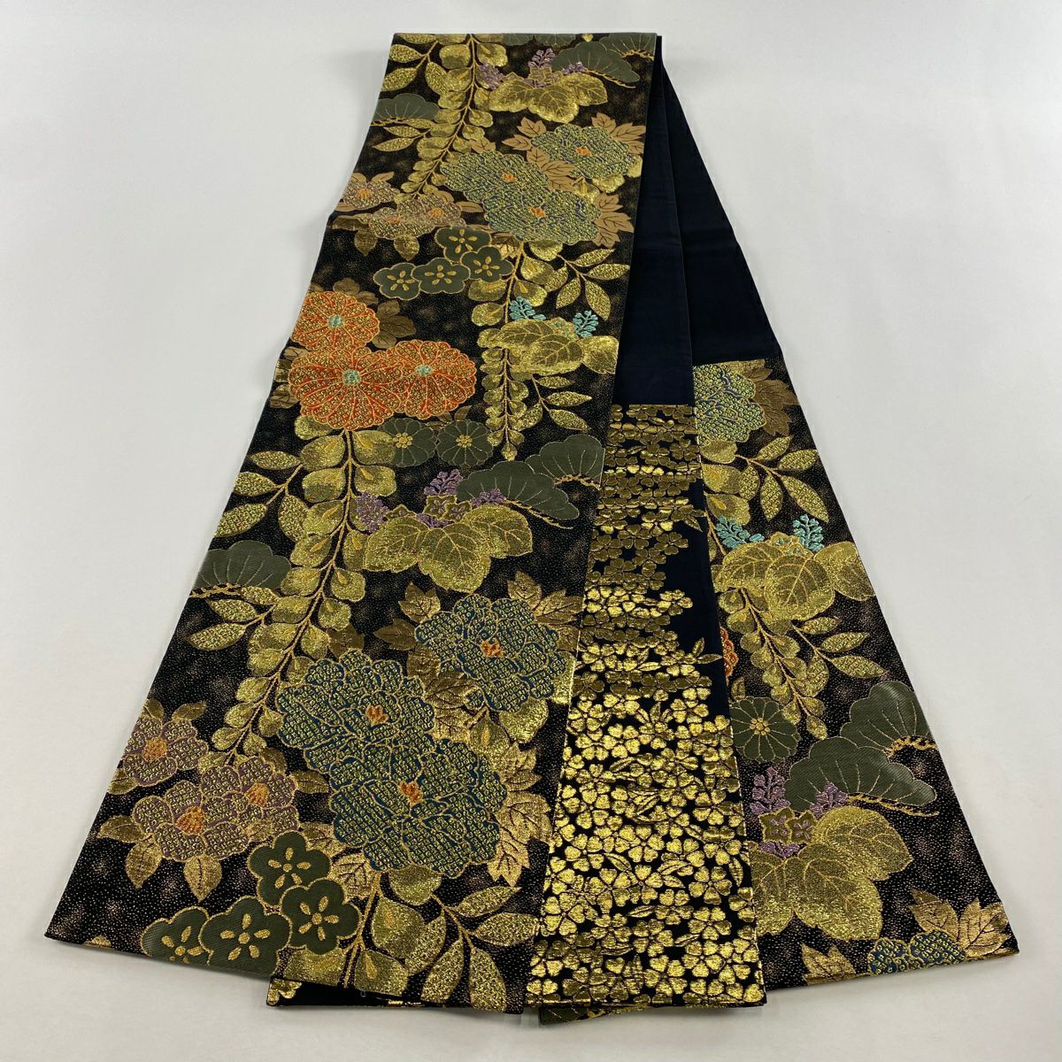 【美品】 袋帶 秀品級 牡丹 菊花 金糸 金金箔 黑 六通 純蠶絲