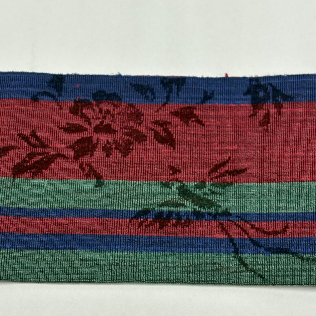 【美品】 名古屋帶 秀品級 八寸名古屋帶 草花紋紋 縞 深紅 純蠶絲