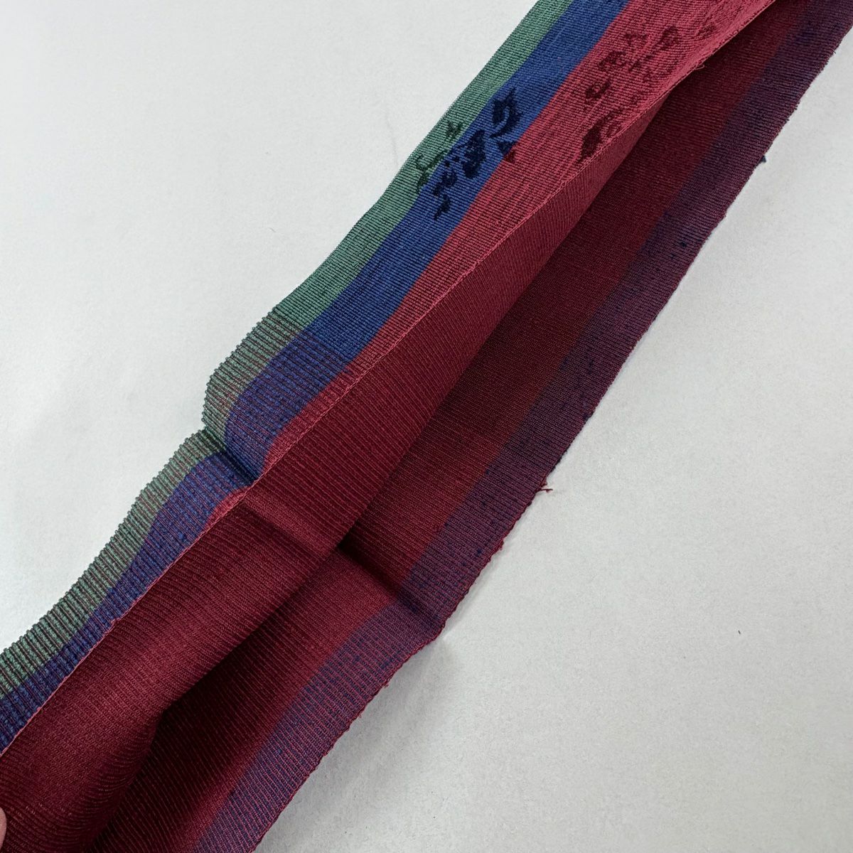 【美品】 名古屋帶 秀品級 八寸名古屋帶 草花紋紋 縞 深紅 純蠶絲