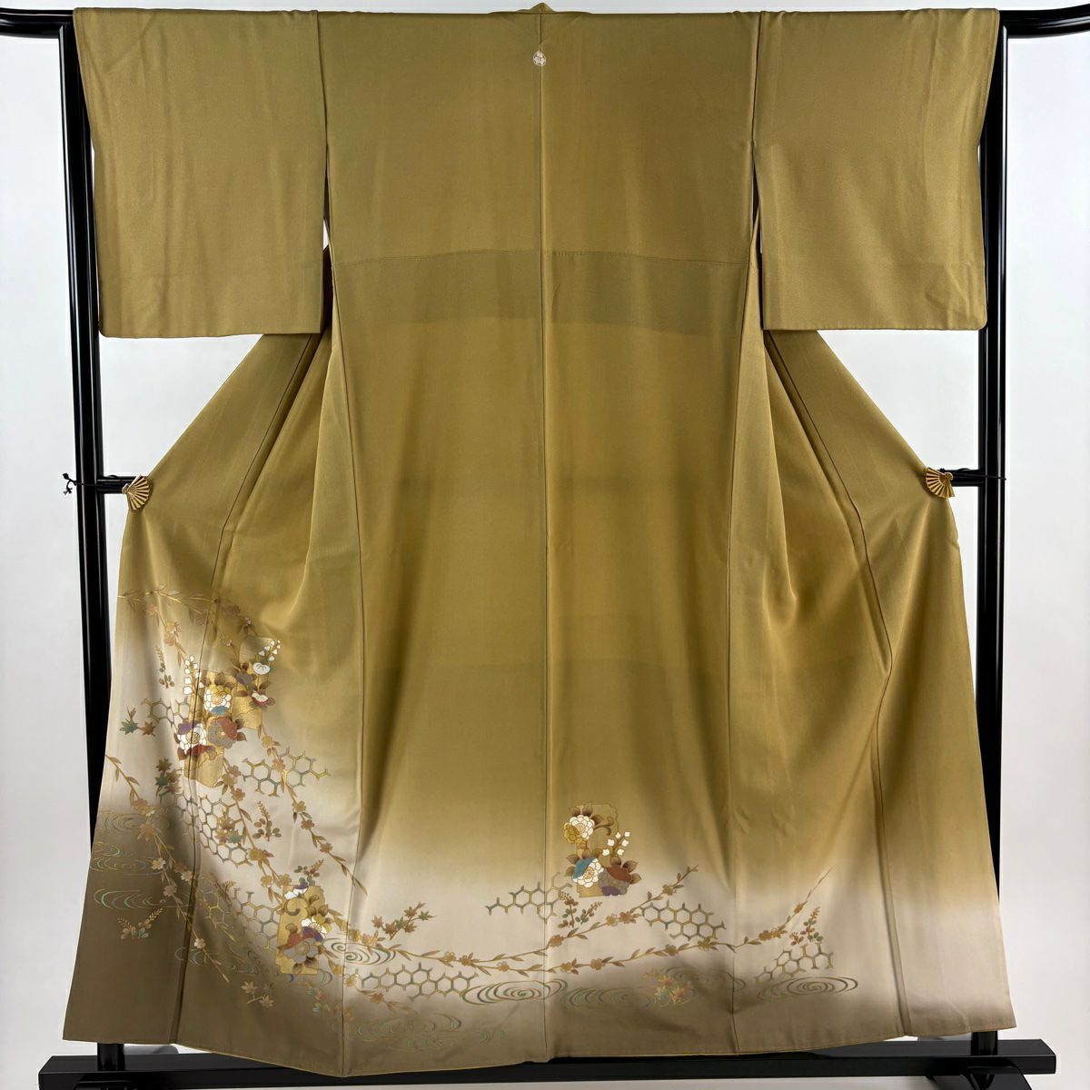色留袖禮服 身長155.5cm 袖長64.5cm M 雙層 草花紋紋 龜甲 金銀彩 染分 黃土 純蠶絲 秀品級 一つ紋