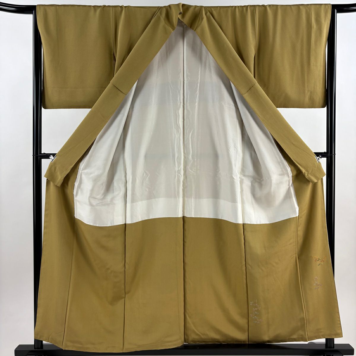 色留袖禮服 身長155.5cm 袖長64.5cm M 雙層 草花紋紋 龜甲 金銀彩 染分 黃土 純蠶絲 秀品級 一つ紋