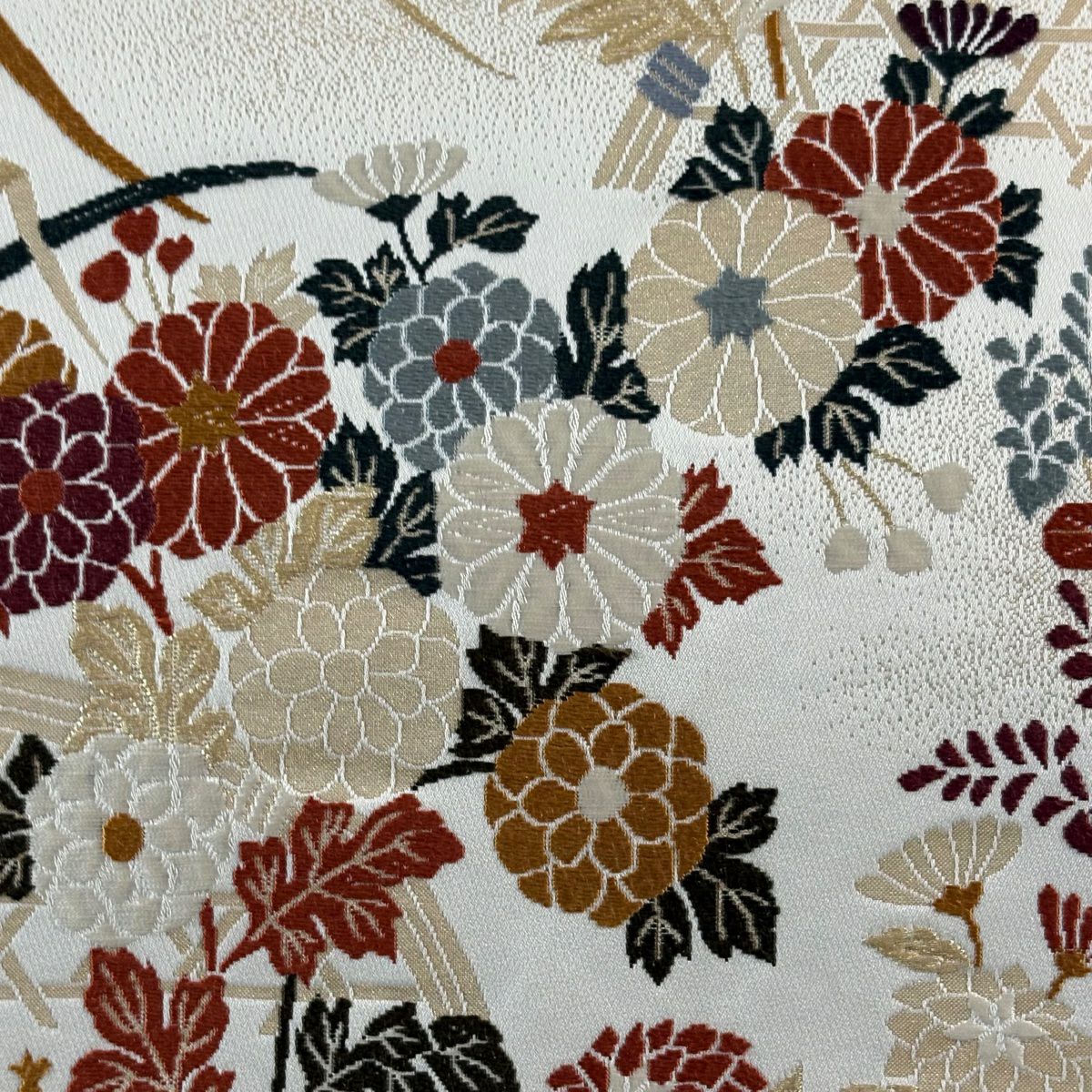 【美品】 袋帶 秀品級 草花紋紋 間垣刺繡 金絲 奶油色 六通 純蠶絲