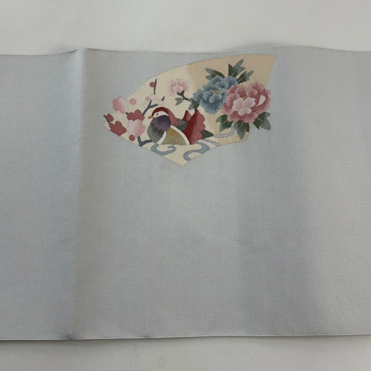 【美品】 名古屋帶 秀品級 松樹葉仕立 八寸名古屋帶 鴛鴦 牡丹 金糸 灰色 純蠶絲