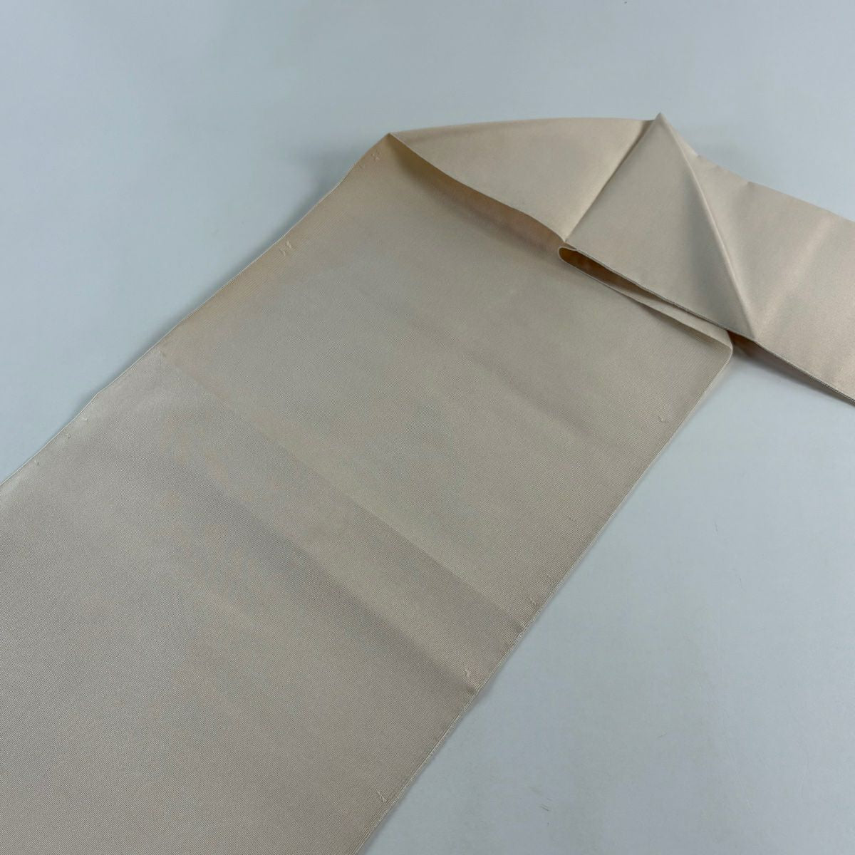 【美品】名古屋帶 秀品級 松樹葉仕立 八寸名古屋帶 草花紋紋 霞 金糸 薄橙 純蠶絲