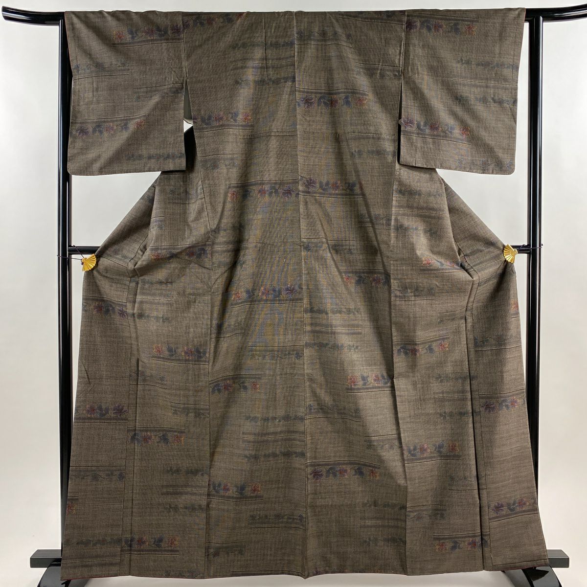 【美品】 大島紬織 身長164.5cm 袖長63.5cm S 雙層 純泥染 證書附帶 草花紋紋 焦茶 純蠶絲 優品級