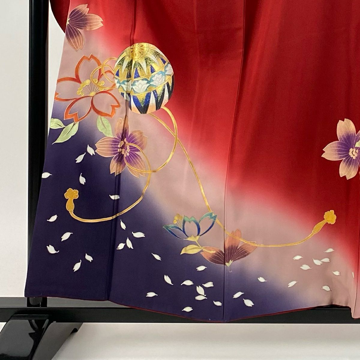 振袖禮服 身長157.5cm 袖長67cm M 雙層 和田光正 落款あり 手鞠 櫻花 金銀彩 漸層 紅 純蠶絲 逸品級