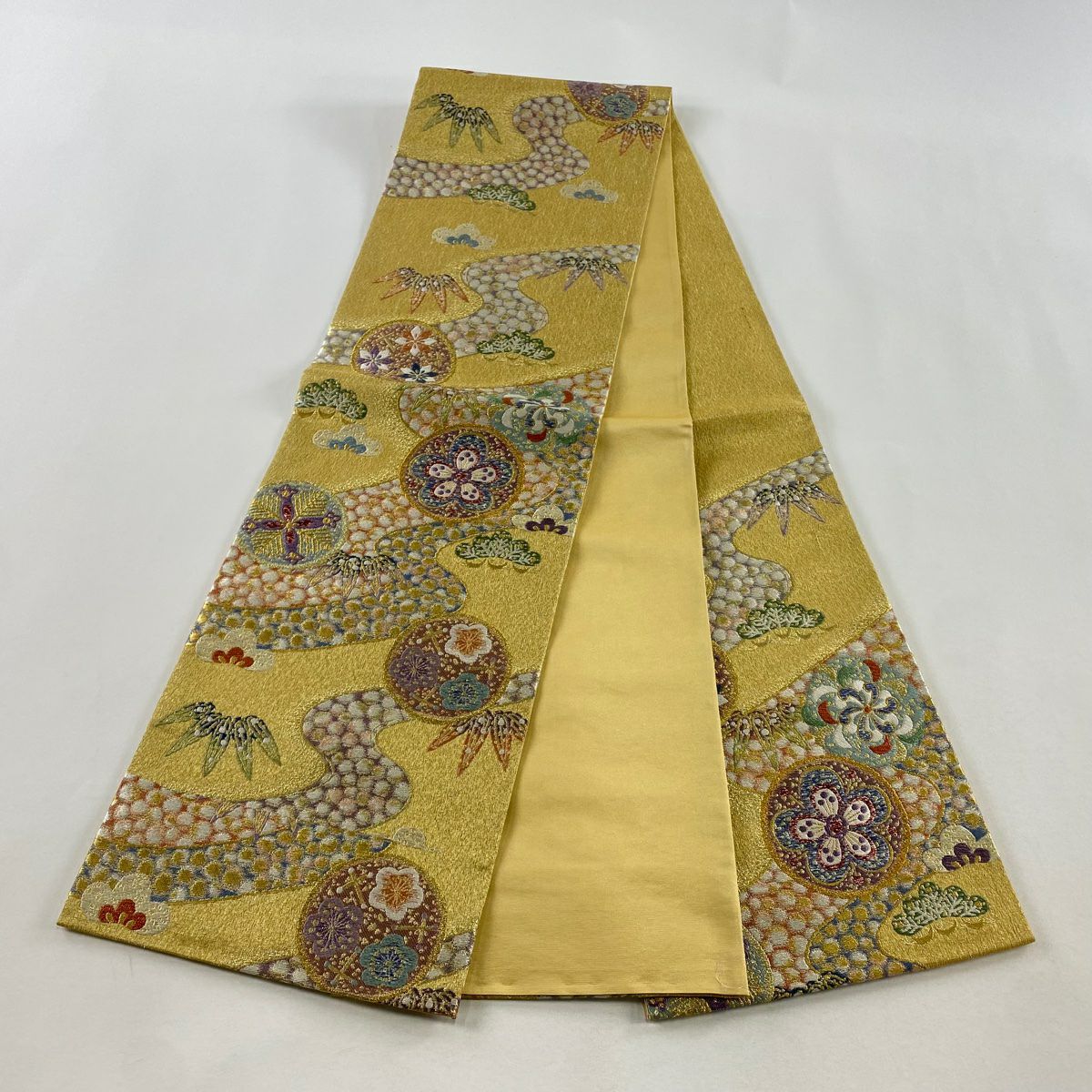 【美品】 袋帶 名品級 振袖禮服禮服用 松樹竹子梅花 流水 金絲 金金箔 金 六通 純蠶絲