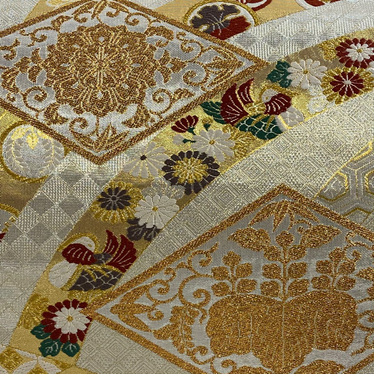 【美品】 袋帶 秀品級 花鳥 菱 金糸 金金箔 銀 六通 純蠶絲