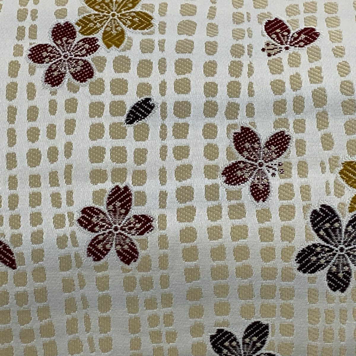 【美品】 名古屋帶 秀品級櫻花花瓣唐織奶油純蠶絲