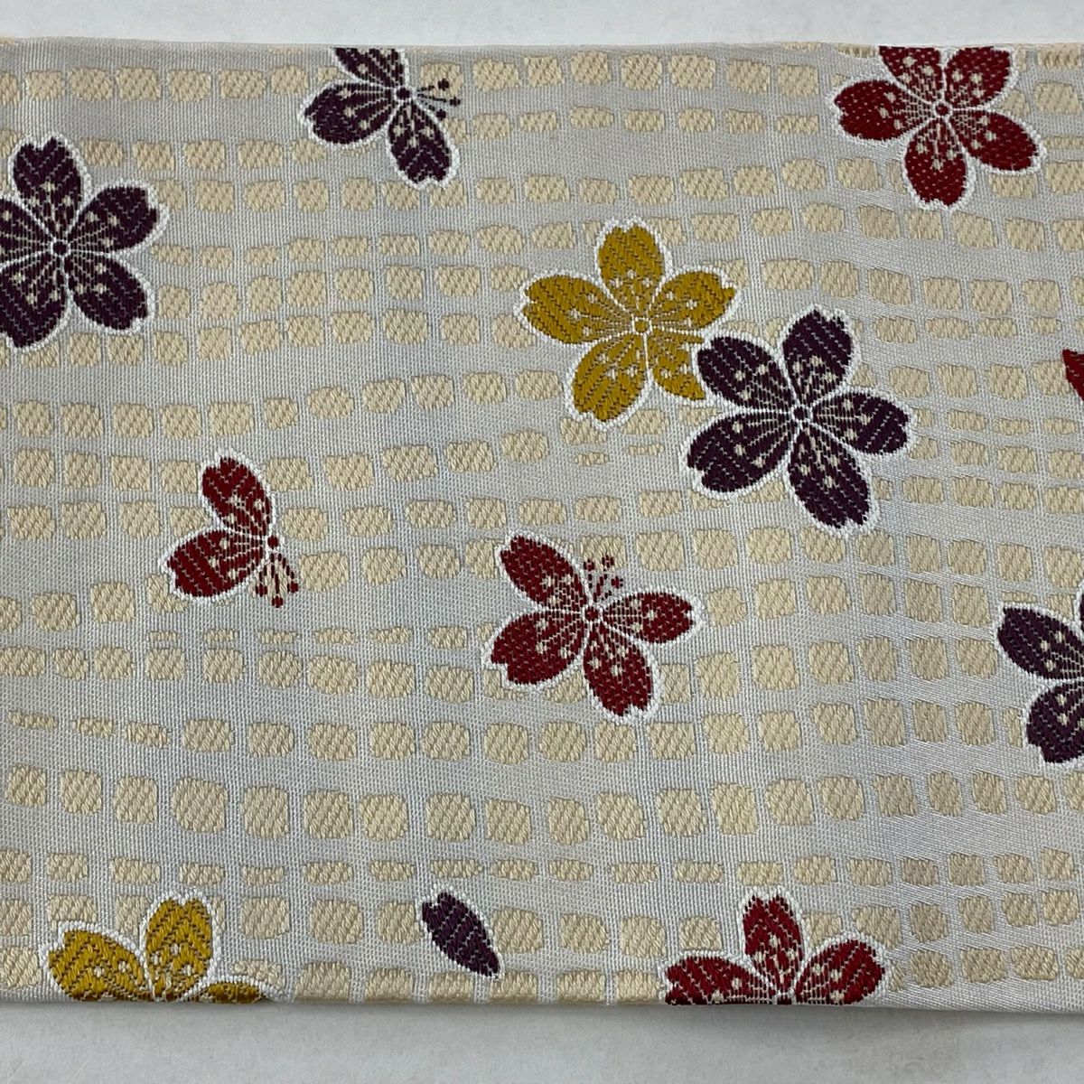 【美品】 名古屋帶 秀品級櫻花花瓣唐織奶油純蠶絲