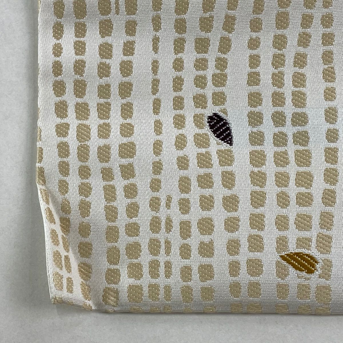 【美品】 名古屋帶 秀品級櫻花花瓣唐織奶油純蠶絲