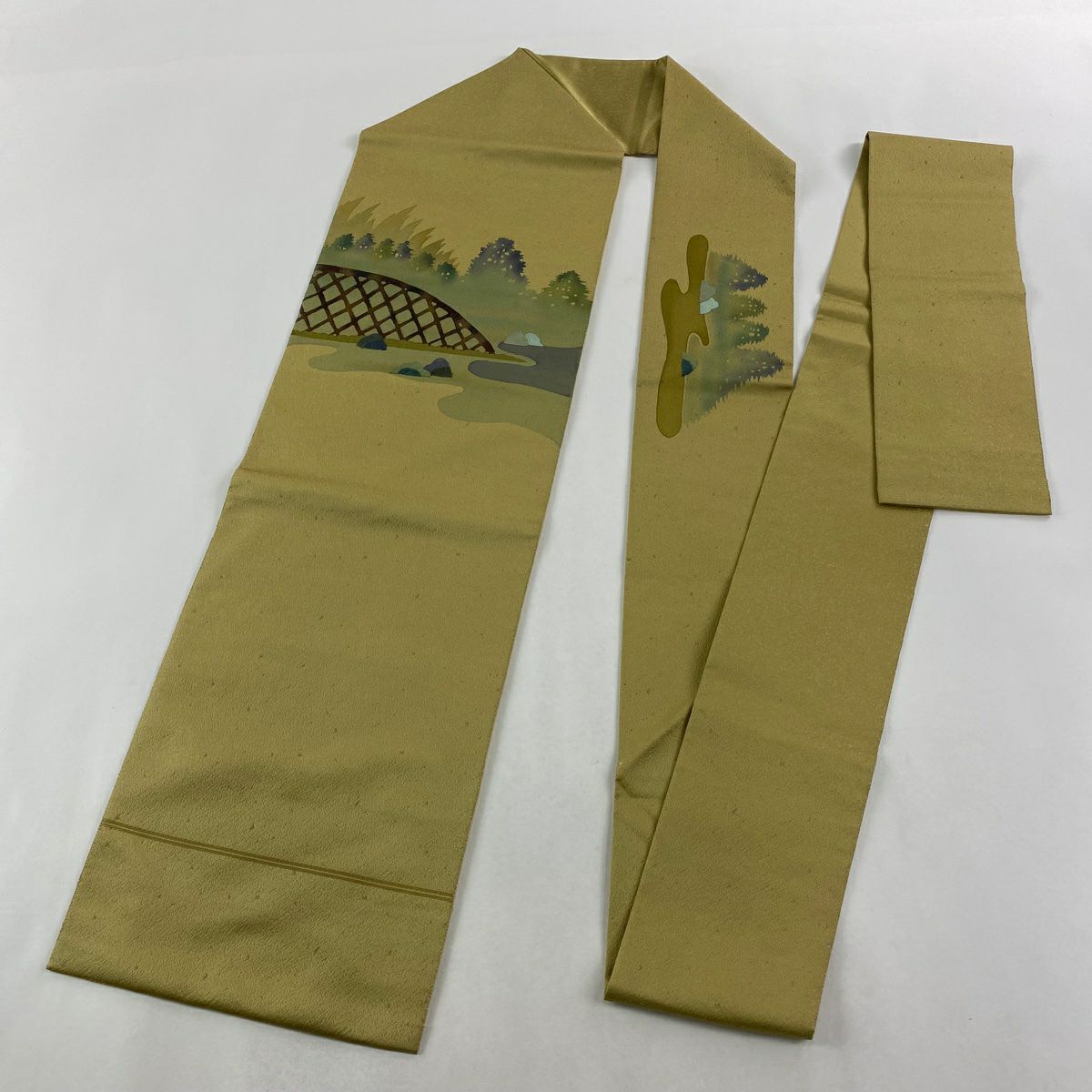 【美品】名古屋帶 秀品級 關西仕立 樹木 間垣 銀糸 淡黃土色 純蠶絲