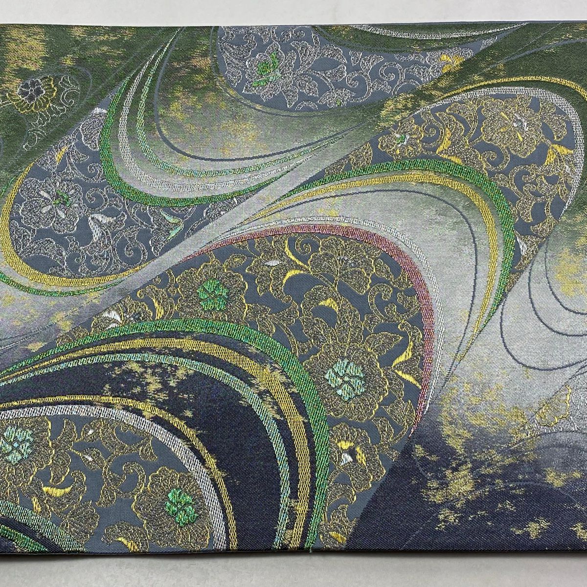 【美品】 袋帶 秀品級 花唐草紋 流水 金銀彩 金金箔 灰綠 六通 純蠶絲
