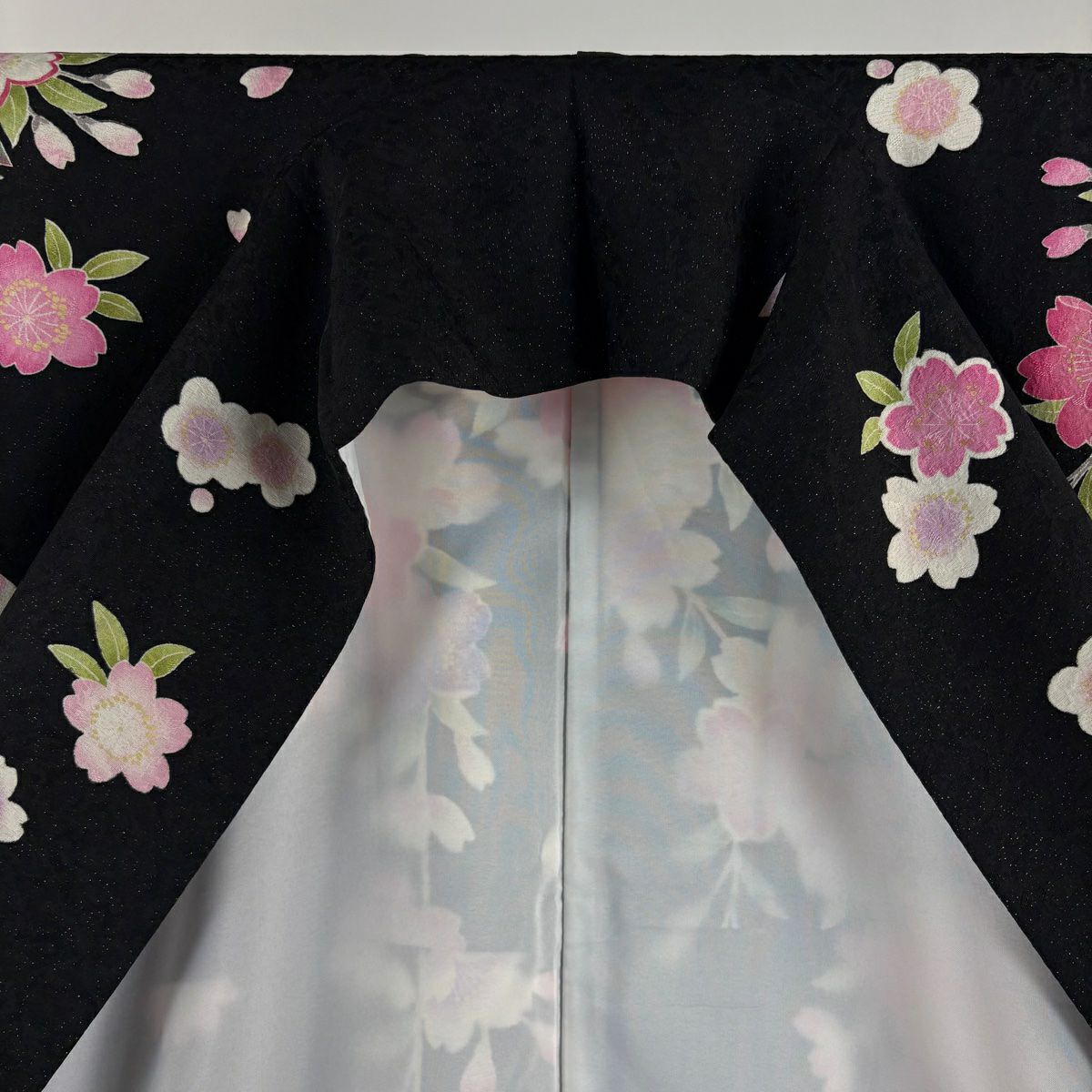 【美品】振袖禮服 身長166.5cm 袖長66cm M 雙層 草花紋紋 藥玉 金通し 金銀彩 黑 純蠶絲 逸品級