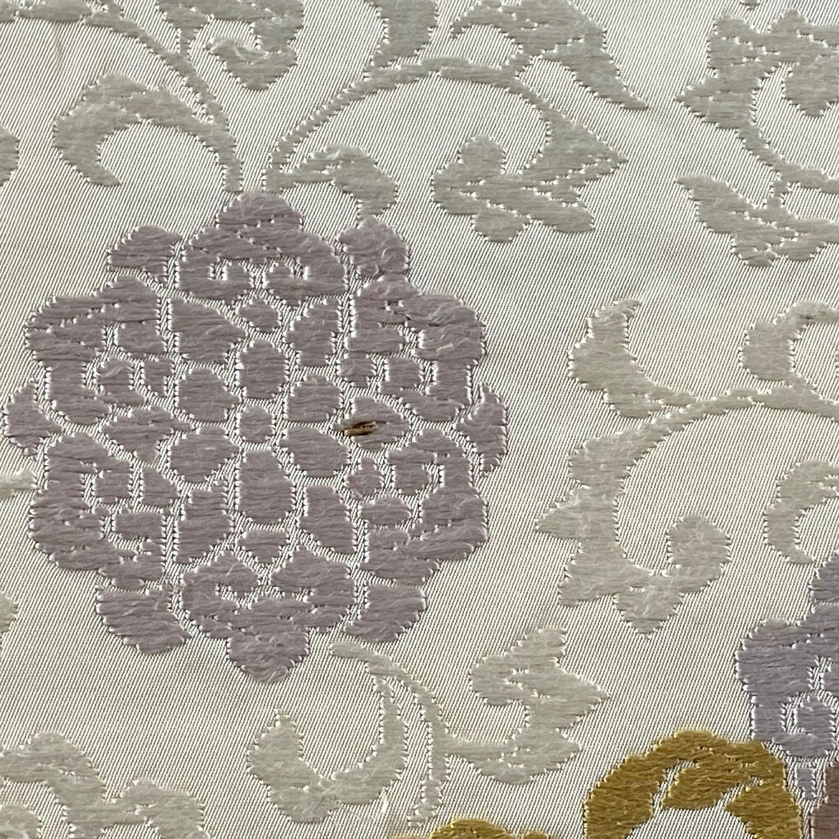 【美品】 袋帶 逸品級 華紋 花唐草紋 唐織 金銀糸 白 六通 純蠶絲