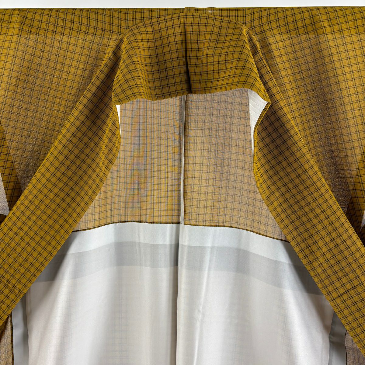 【美品】 紬織 身長163.5cm 袖長68cm L 薄物 本場黃八丈 證書齊全 格子 山吹茶 正蠶絲 逸品級