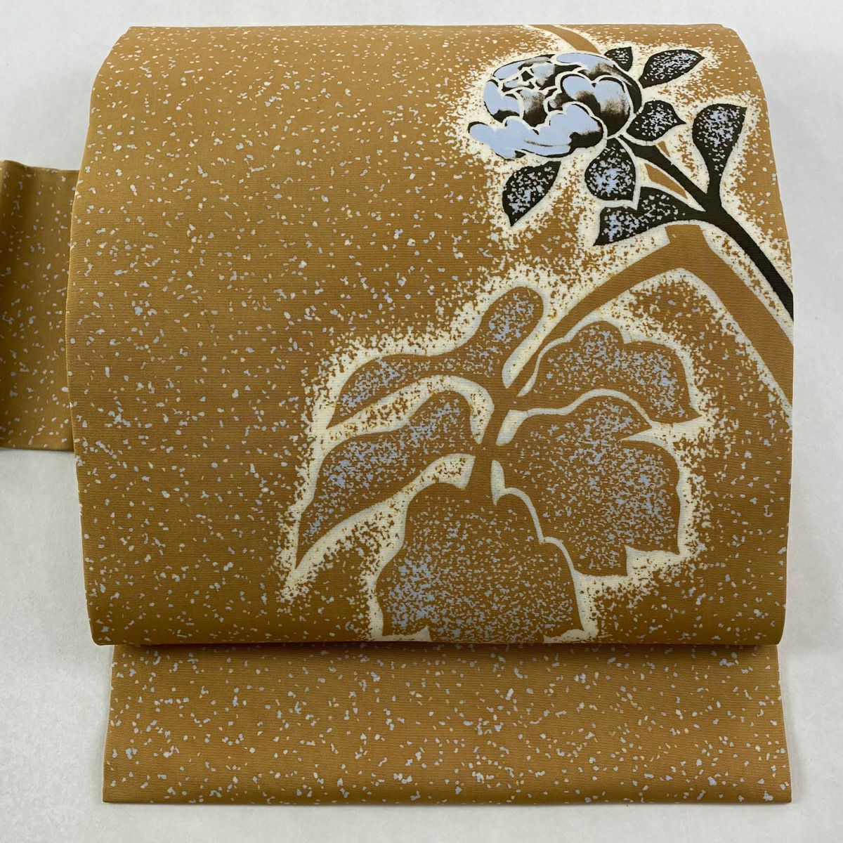 【美品】 名古屋帶 逸品級 落款あり 枝花 茶 純蠶絲