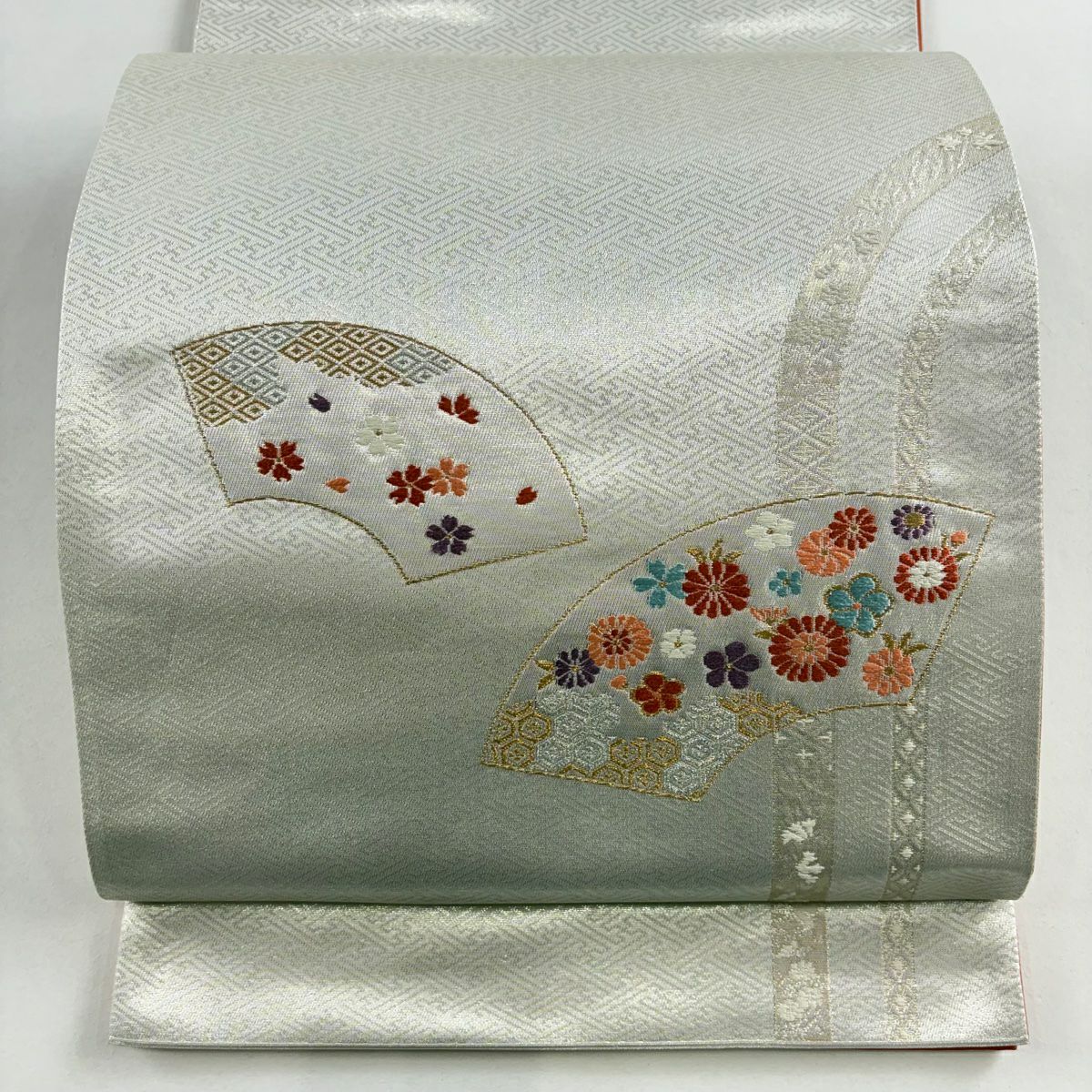 【美品】 袋帶 名古屋帶 優品級 扇子面 草花紋刺繡 金銀彩 銀色 純蠶絲