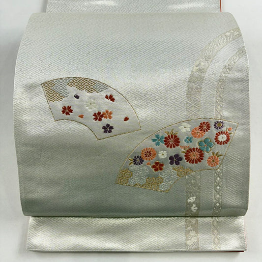 【美品】 袋帶 名古屋帶 優品級 扇子面 草花紋刺繡 金銀彩 銀色 純蠶絲