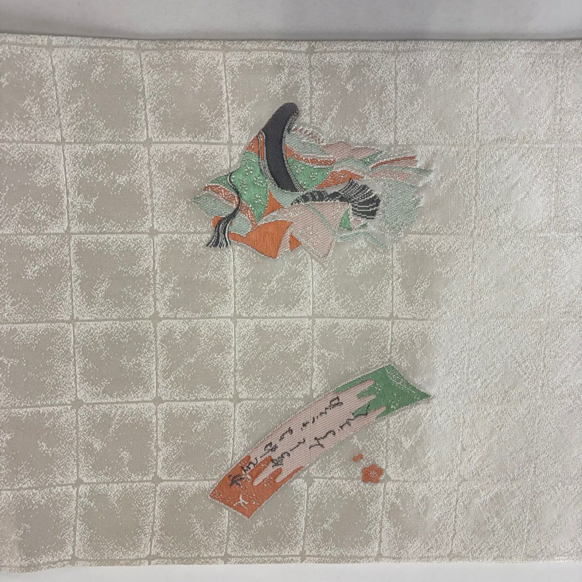 【美品】 開口名古屋帶 優品級 附有落款 鈴乃屋 破損色紙 菊花花 金銀線 灰白 純蠶絲